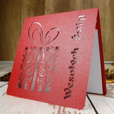 kartki-bozonarodzeniowe-swiateczne-perlowe-kwadratowe-czerwone-prezent