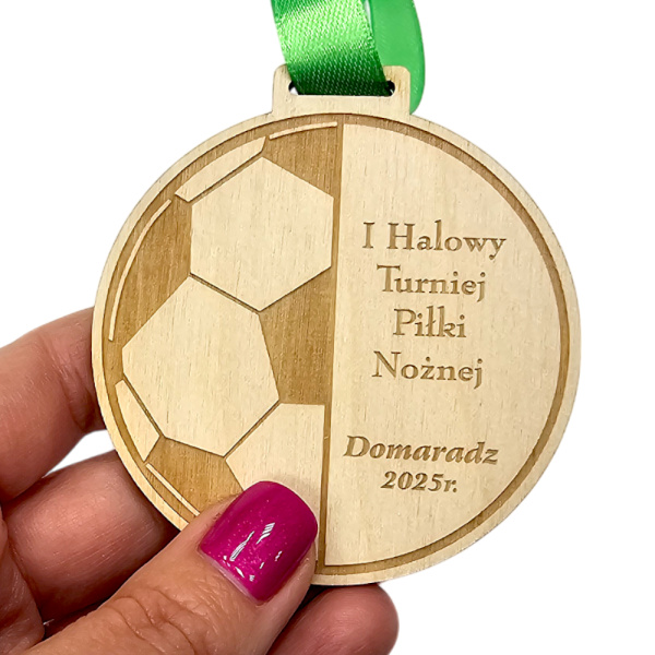 medal-z-drewna-na-turniej-pilki-noznej-medale-sportowe-z-wstazka-dowolny-napis-MAYA