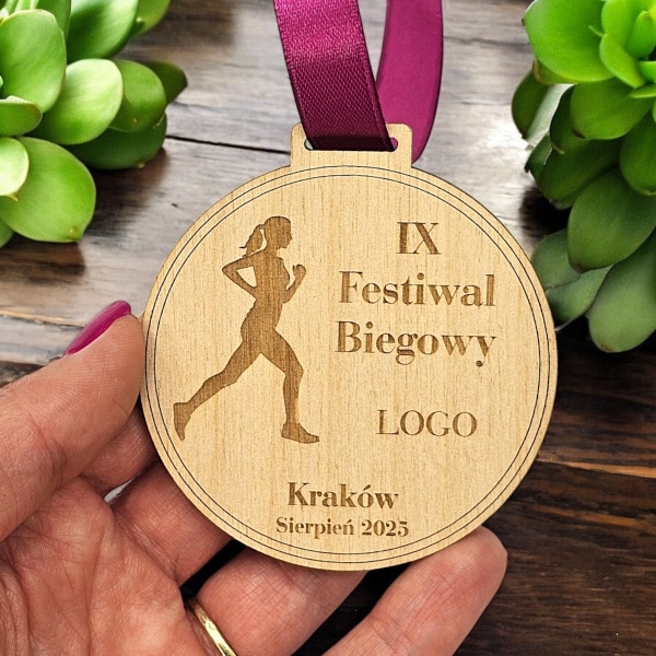 medal-medale-z-biegaczem-na-bieg-kobiecy-maraton-polmaraton-z-logo-nagroda-za-udzial-pamiatka-dla-kobiety-MAYA