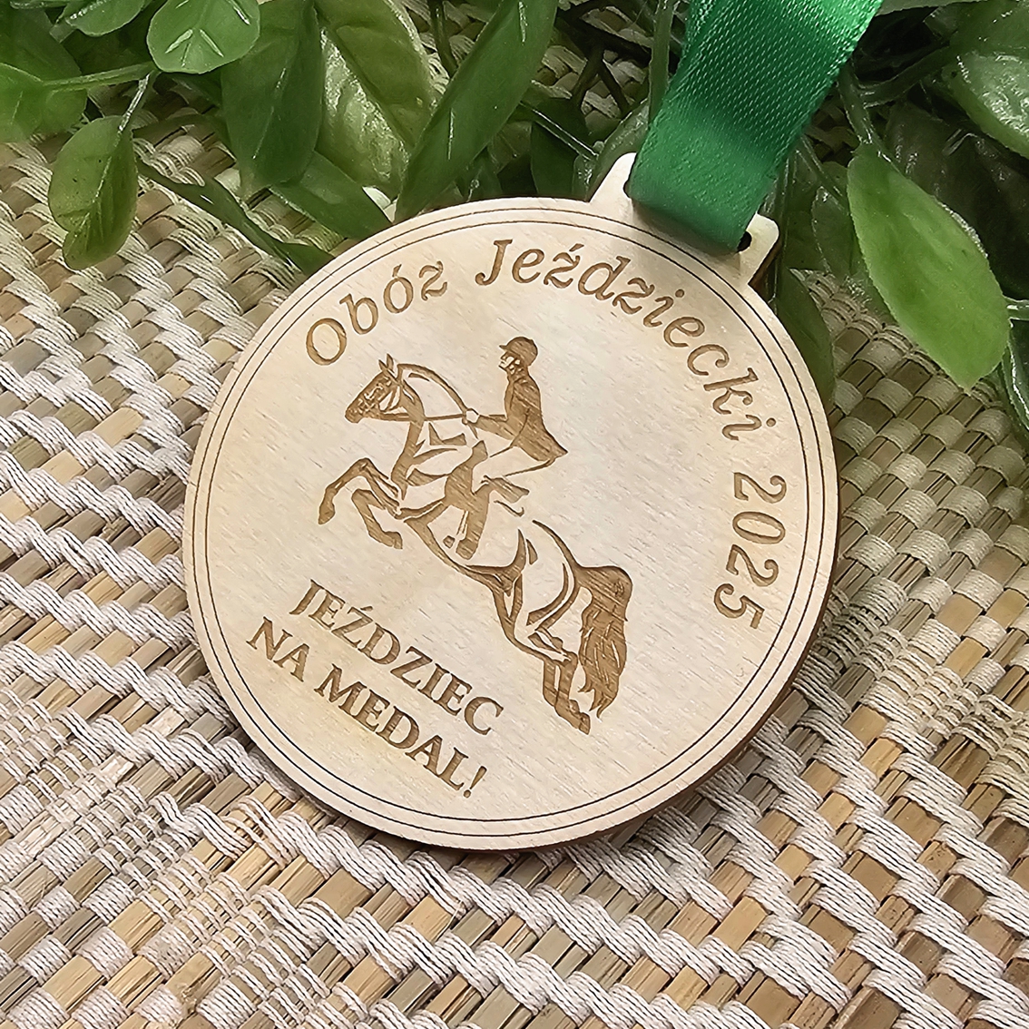 medal-medale-jezdzieckie-na-turniej-zawody-oboz-jezdziecki-nagrody-pamiatki-za-uczestnictwo-udzial-osiagniecia-kon-z-jezdzcem-hobby-hors-MAYA