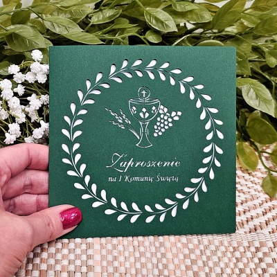 oryginalne-zielone-zaproszenia-na-komunie-swieta-dla-dziewczynki-chlopca-z-kielichem-ozdobna-grafika-wianuszek-komunia-zaproszenie-komunijne-personalizowane-MAYA
