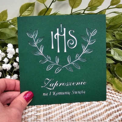 zielone-kwadratowe-zaproszenia-na-I-komunie-swieta-dla-dziewczynki-chlopca-IHS-wycinana-grafika-listki-komunia-zaproszenie-komunijne-z-koperta-MAYA
