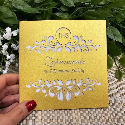 zlote-glamour-zaproszenia-na-I-komunie-swieta-dla-dziewczynki-chlopca-IHS-wycinana-grafika-ornamenty-komunia-zaproszenie-komunijne-z-personalizacja-MAYA